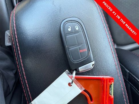 Used 2019 Jeep Cherokee Trailhawk image 32