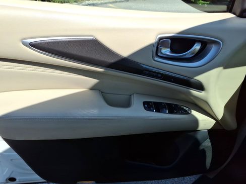 Used 2019 INFINITI QX60 Luxe w/ Essential Package AWD/4WD image 24