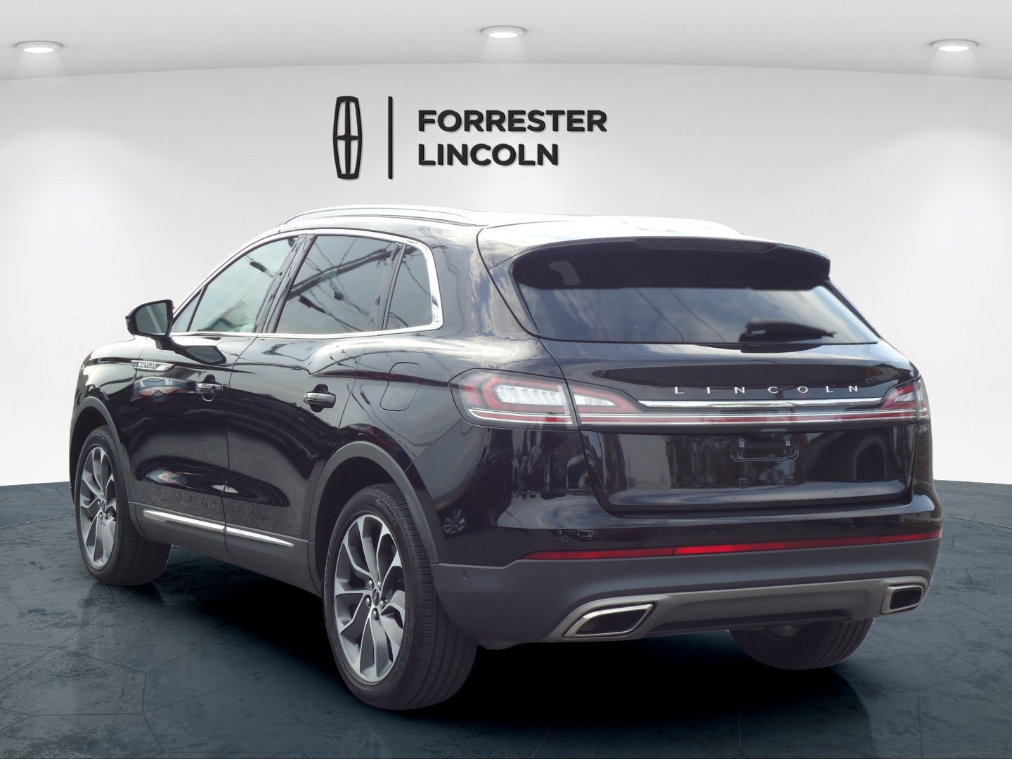 Used 2023 Lincoln Nautilus Reserve w/ Equipment Group 201A AWD/4WD image 5