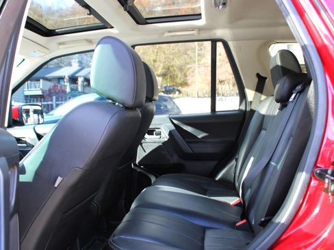 Used 2014 Land Rover LR2 HSE image 35