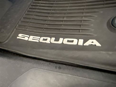 Used 2024 Toyota Sequoia Capstone AWD/4WD image 35