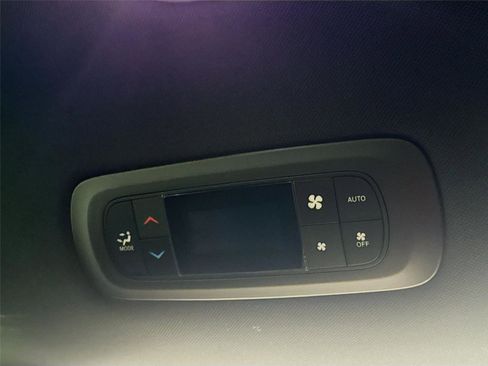 New 2026 Chrysler Pacifica Select image 26