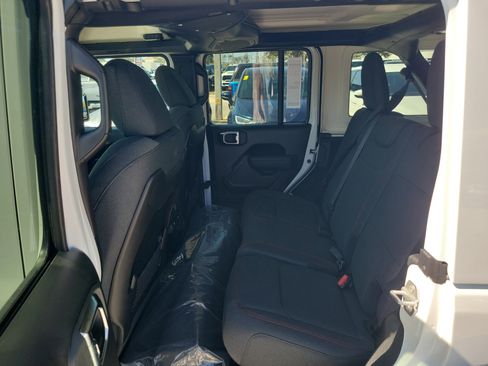 New 2026 Jeep Wrangler Unlimited Rubicon AWD/4WD image 6