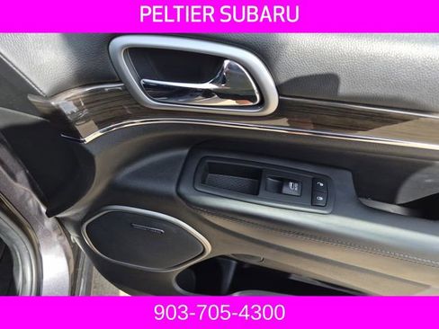 Used 2018 Jeep Grand Cherokee Overland w/ Jeep Active Safety Group image 19