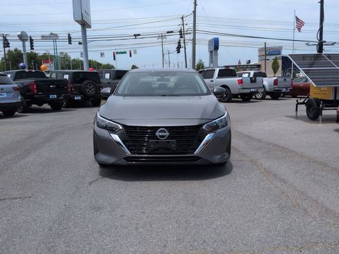 Used 2024 Nissan Sentra SV FWD image 3