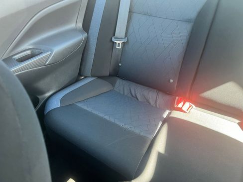 Used 2025 Nissan Versa SV FWD image 39