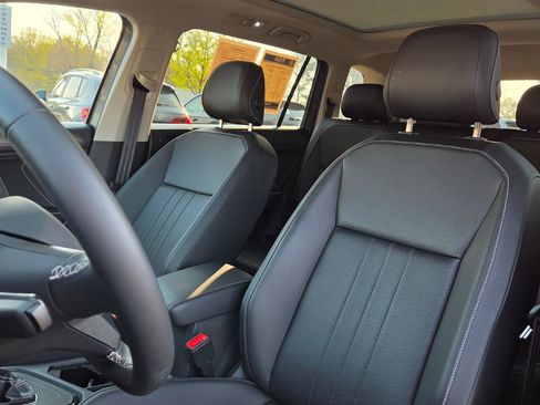 Certified 2023 Volkswagen Tiguan SE w/ Panoramic Sunroof Package image 21