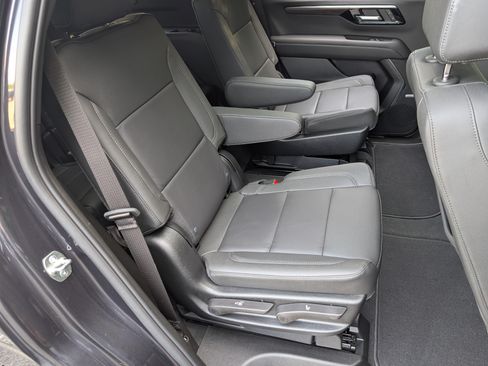 Used 2026 Chevrolet Tahoe Z71 w/ Comfort Package AWD/4WD image 21