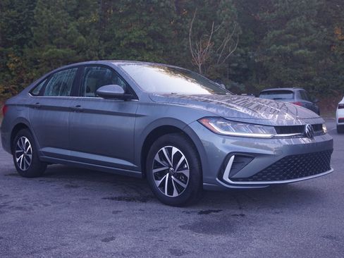 Used 2025 Volkswagen Jetta S image 11