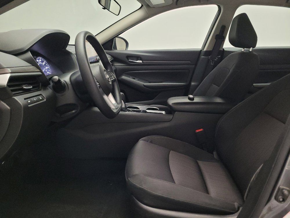 Used 2024 Nissan Altima 2.5 SV FWD image 17