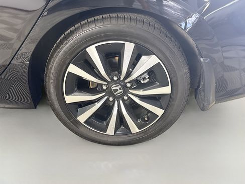 Used 2024 Honda Civic EX-L image 37
