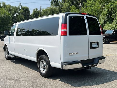 Used 2020 Chevrolet Express 3500 LT w/ LT Preferred Equipment Group image 5