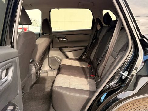 Used 2025 Nissan Rogue SV image 13