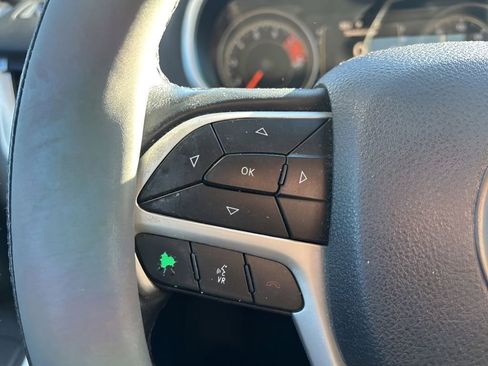 Used 2018 Jeep Cherokee Latitude Plus image 24