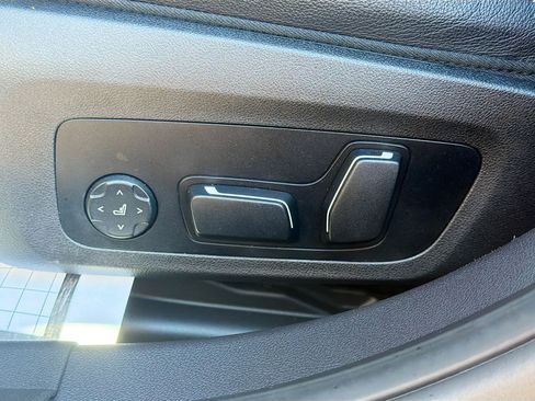 Used 2025 BMW 330i xDrive 330i xDrive image 24