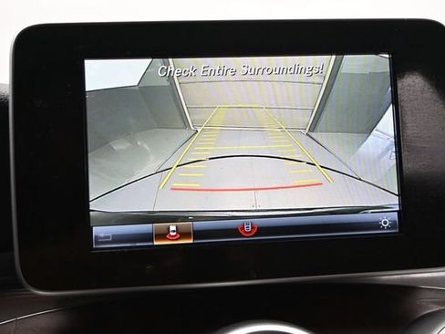 Used 2019 Mercedes-Benz GLC 300 4MATIC w/ Premium Package image 16
