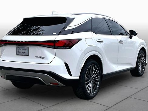 Used 2025 Lexus RX 450h AWD w/ Luxury Package image 13