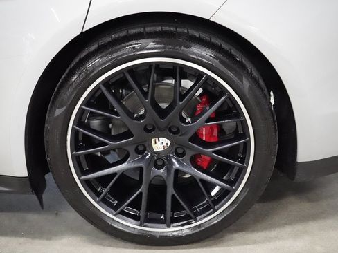 Used 2019 Porsche Panamera RWD image 33