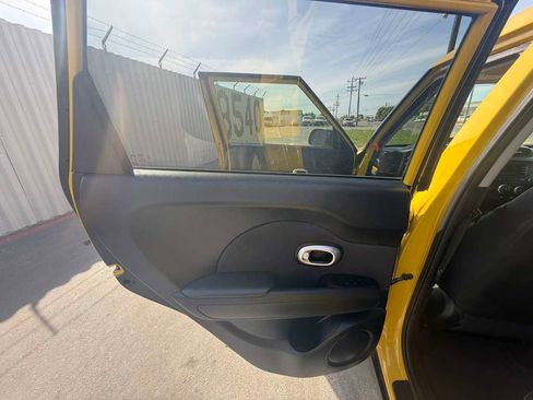 Used 2014 Kia Soul + image 18