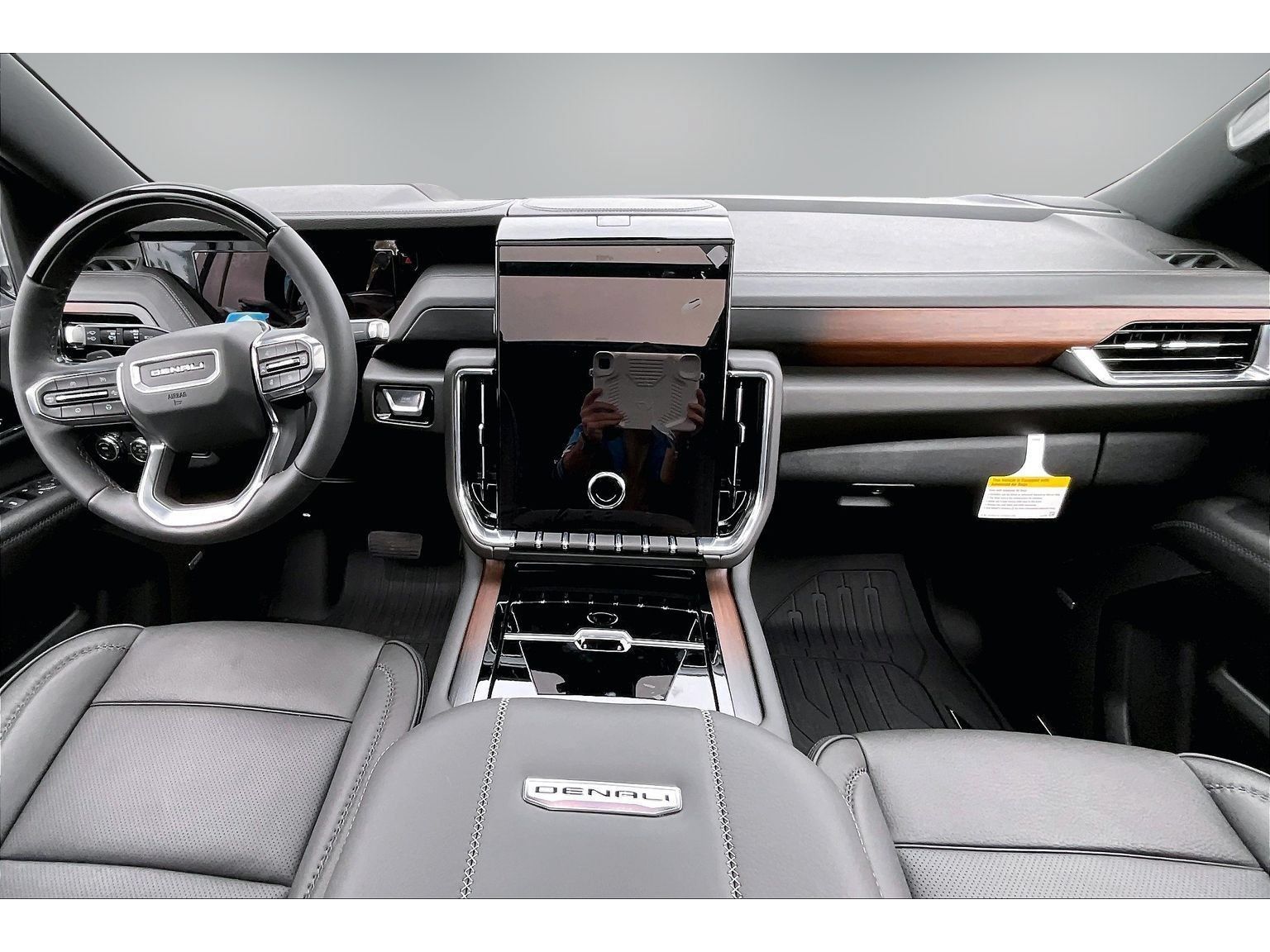 New 2026 GMC Yukon Denali w/ Denali Reserve Package AWD/4WD image 5