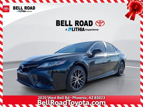 Used 2022 Toyota Camry SE image 1