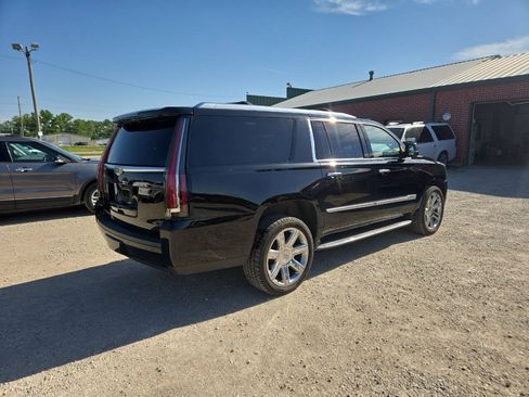 Used 2020 Cadillac Escalade ESV Luxury AWD/4WD image 3