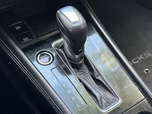 Used 2021 Nissan Kicks SR w/ Interior Electronics Package FWD image 23