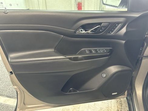 Used 2023 GMC Acadia AT4 w/ Preferred Package image 22