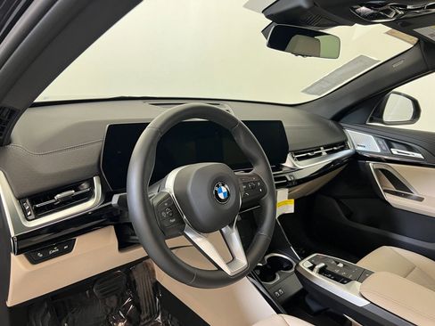 Used 2025 BMW X2 xDrive28i w/ Convenience Package image 4