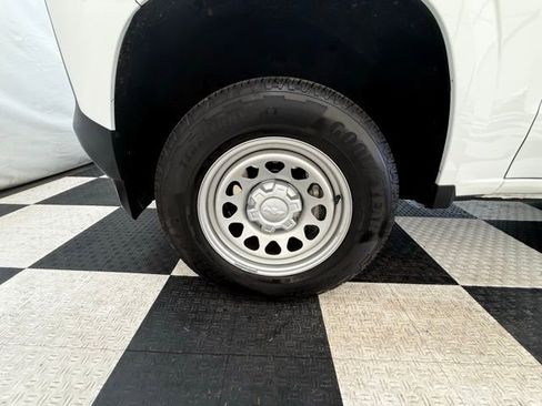 Used 2024 Chevrolet Colorado W/T image 9