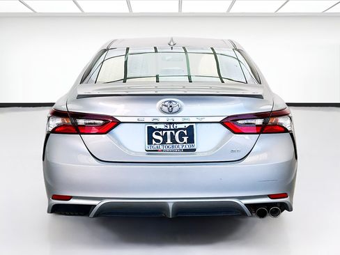 Used 2023 Toyota Camry SE FWD image 5