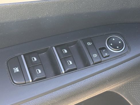 Used 2023 Kia Forte LXS w/ LXS Technology Package FWD image 4