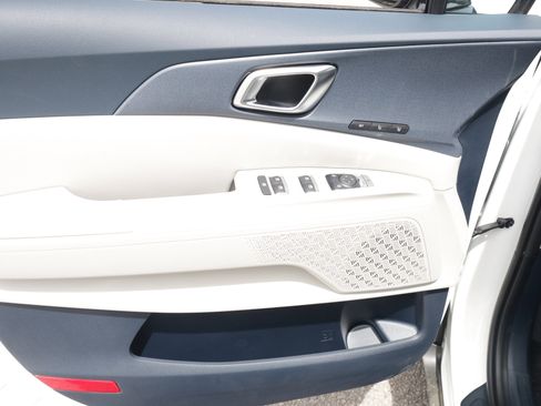 New 2026 Kia Carnival EX FWD image 26