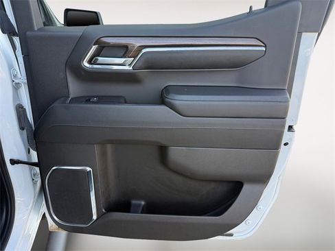 Used 2024 Chevrolet Silverado 1500 LT Trail Boss w/ Convenience Package II image 28