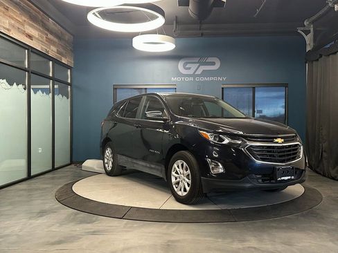 Used 2021 Chevrolet Equinox LT image 1