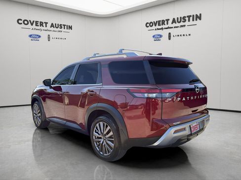 Used 2023 Nissan Pathfinder SL w/ SL Premium Package image 3