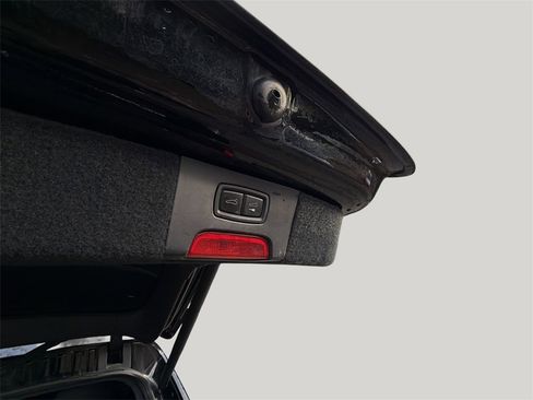 Used 2017 Porsche Cayenne Platinum Edition w/ Premium Package (PJV) image 21