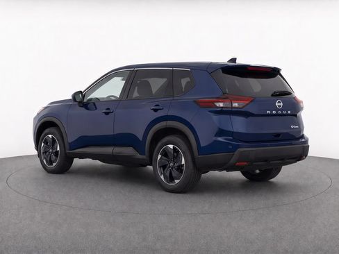 Used 2024 Nissan Rogue SV AWD/4WD image 3