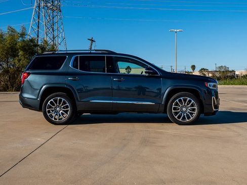 Used 2020 GMC Acadia Denali w/ Technology Package image 4