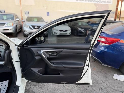 Used 2017 Nissan Altima 2.5 SR image 26
