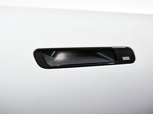 Used 2023 BMW 760i xDrive AWD/4WD image 27