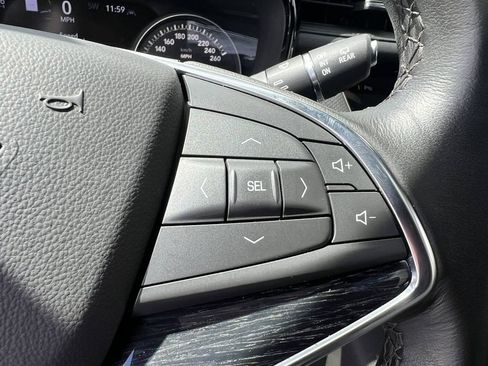 Used 2023 Cadillac XT5 Premium Luxury w/ Technology Package AWD/4WD image 19
