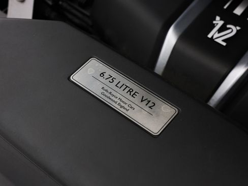 Certified 2025 Rolls-Royce Cullinan Black Badge AWD/4WD image 22