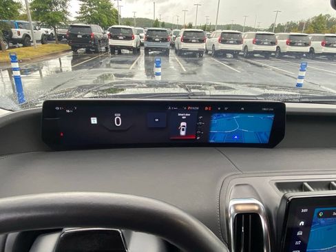 Certified 2025 Ford Expedition Platinum AWD/4WD image 15