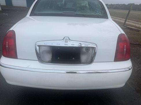 Used 1998 Lincoln Town Car Executive image 6