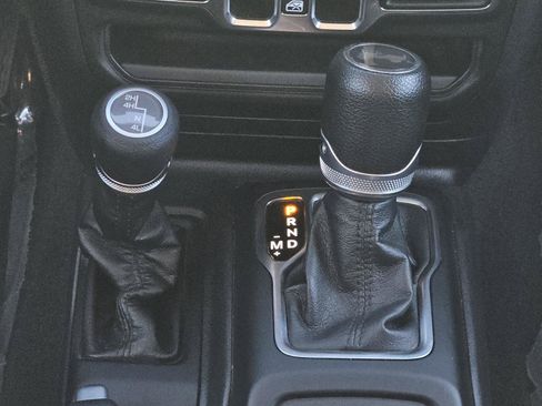 Used 2023 Jeep Wrangler Unlimited Sport AWD/4WD image 15