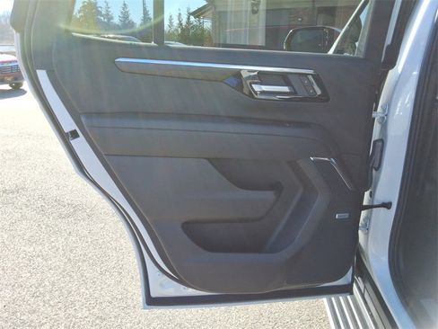 Certified 2025 Chevrolet Tahoe High Country image 19