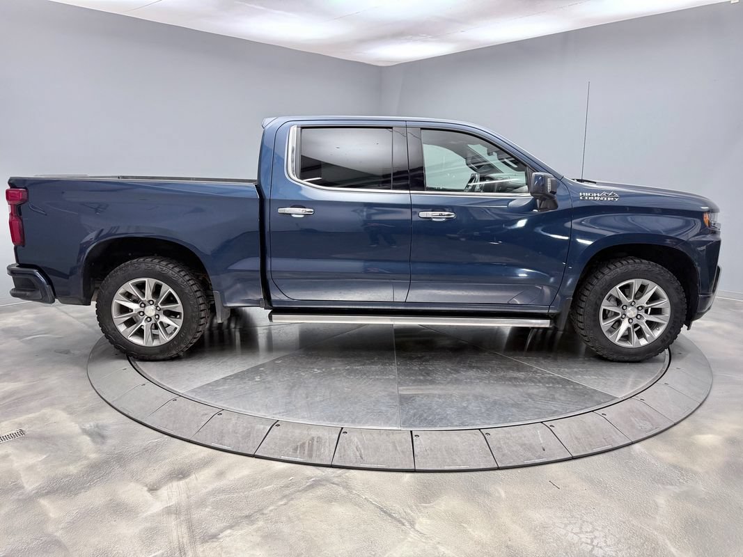 Used 2019 Chevrolet Silverado 1500 High Country w/ Technology Package AWD/4WD image 4