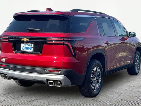 Used 2026 Chevrolet Traverse LT w/ LPO, Floor Liner Package FWD image 6