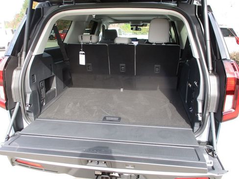 New 2025 Ford Expedition Max Active image 4